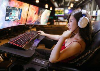 Why is online gaming becoming so popular?