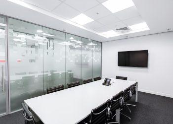 Acoustic Screens Versus Acrylic Screens – What Are The Differences?