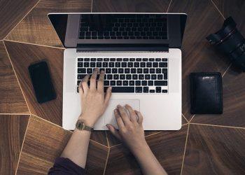Why Do People Read Blogs?