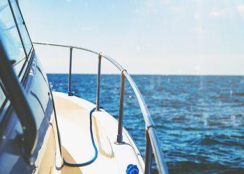 Why You Should Experience a Luxury Yacht Charter in Dubai