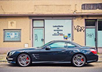 Rent a car or take public transport for your holiday?