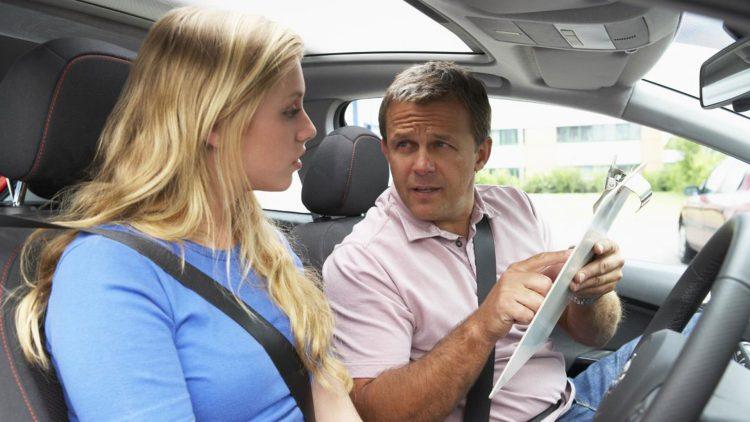 Benefits of Taking Automatic Driving Lessons in Oxford