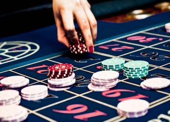Should I Use An Online Casino Or Visit My Local Establishment?