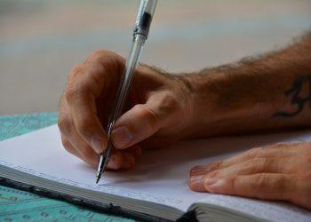 Get Expert Help with Your Papers Through a Report Writing Service