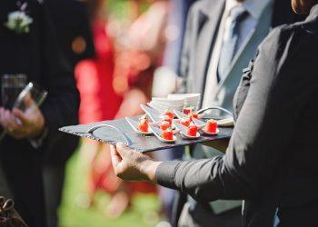 Pros and Cons of Hiring a Catering Service for an Event