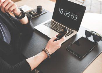What are the benefits of hybrid working?