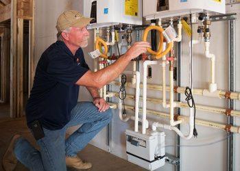 Ways a Commercial Plumber Benefits a Business