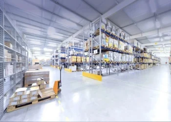 In-house Vs. Outsourcing: Exploring Order Fulfilment Options for UK Businesses