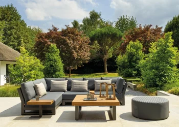 Elevate Your Outdoors: How Quality Garden Furniture Boosts Aesthetics and Comfort