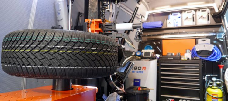 Efficiency in Motion: The Benefits of 24-Hour Mobile Tyre Repairs