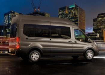 What to Consider When Choosing a Minibus Company in Eastbourne