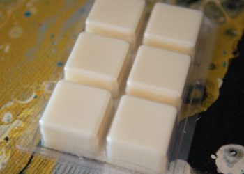 Sustainable Scents: How Wax Melts Are Revolutionizing Home Fragrance in the UK
