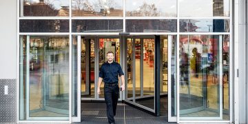 The Rise of Low-Energy Doors: Tackling Energy Loss in the UK with Automatic Doors