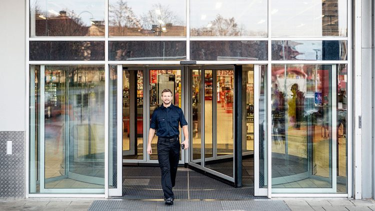 The Rise of Low-Energy Doors: Tackling Energy Loss in the UK with Automatic Doors