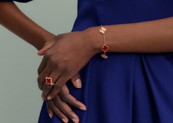 The Versatile Van Cleef Bracelet: Dress It Up or Down for Any Occasion