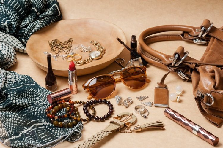 Take Your Outfits to the Next Level: Why You Need to Shop Accessories Stores Now