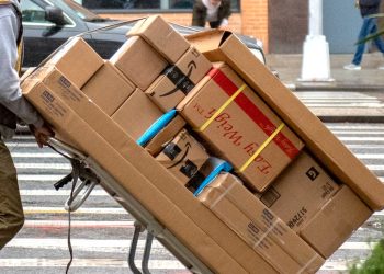 Making the Most of Same-Day Delivery: A Guide to Choosing the Right Sameday Courier for Your Needs