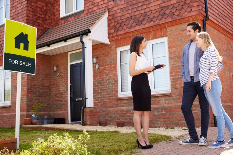 Local Estate Agents: Your Best Bet for Buying or Selling a Home