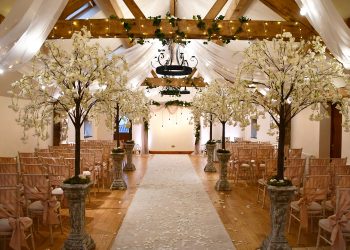 Beyond Decor: How a Wedding Venue Stylist Enhances the Entire Wedding Experience