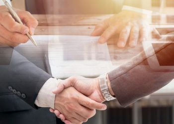 Get Contracts Done Right: Reasons to Use Specialists for Drafting