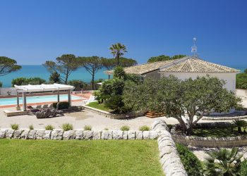 Unparalleled Luxury: Discover the Advantages of Holidaying in Luxury Villas in Sicily