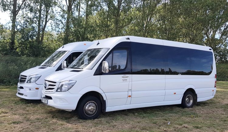 Unveiling the Advantages of Minibus Hire UK: A Comprehensive Guide