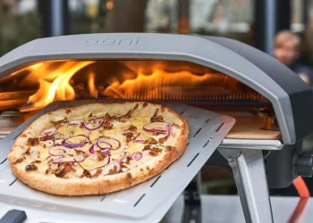 From Formal Feasts to Fun-Filled Feasts: Why Wedding Pizzas Are the New Trend in Celebratory Cuisine