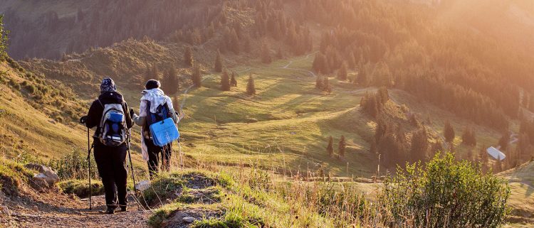 Na Krawędzi Świata: Rosnąca Popularność Ekstremalnych Wypraw