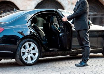The Top Perks of Choosing Chauffeur Car Hire for Your London Visits