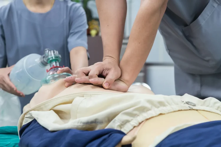 Enhancing Patient Safety and Trust: The Benefits of Medical Emergency Training for Dentists