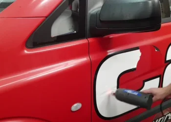 Keeping Your Fleet Looking Sharp: The Importance of Professional Commercial Fleet Graphic Removal