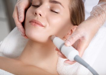 Exploring the Array of Services Offered at a Cosmetic Clinic London