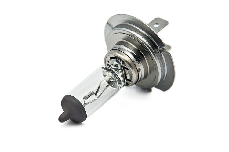 Navigating the Night: How H7 Bulbs Revolutionized Automotive Illumination