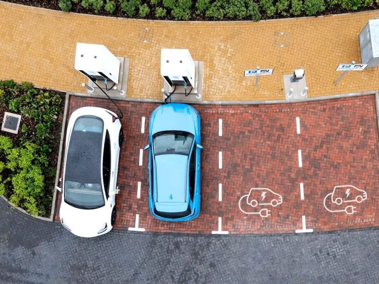 Commercial EV Fleet Charger Installations: Benefits and Considerations