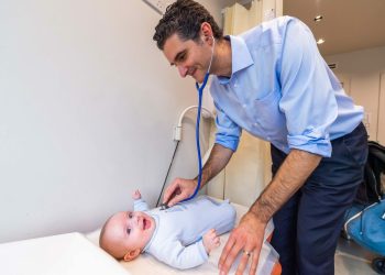 The Advantages of Working with a Private Pediatrician