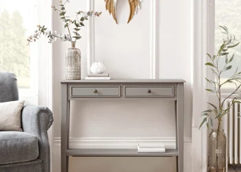 Beyond the Basics: Innovative Console Table Designs for Modern Homes
