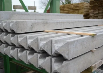 A Step Towards Stability: The Advantages of Concrete Fence Posts in Garden Fencing