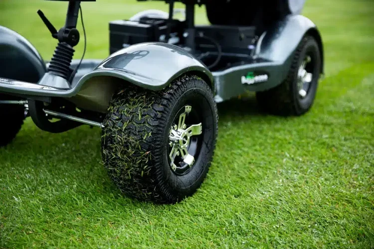Personal Comfort on the Green: A Closer Look at Single Seat Golf Buggies