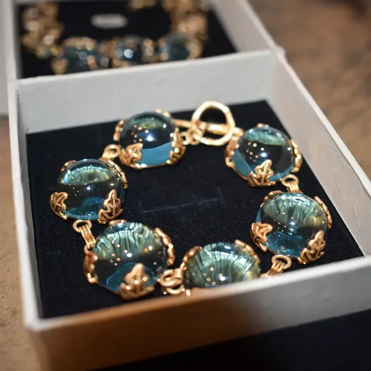 Why Handcrafted Jewellery UK Resonates with Modern Tastes