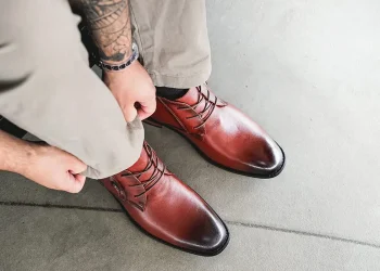 Elevating Confidence: The Growing Popularity of Height Increasing Shoes