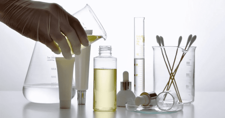 Safe, Compliant, and Market-Ready: The Advantages of Working With a Cosmetic Scientist