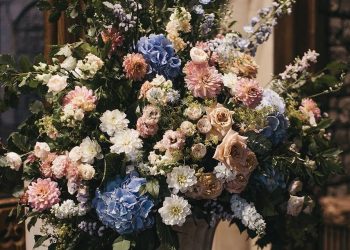 Botanical Artistry: How a Bespoke Florist Transforms Your Vision for Wedding Flowers in Wiltshire